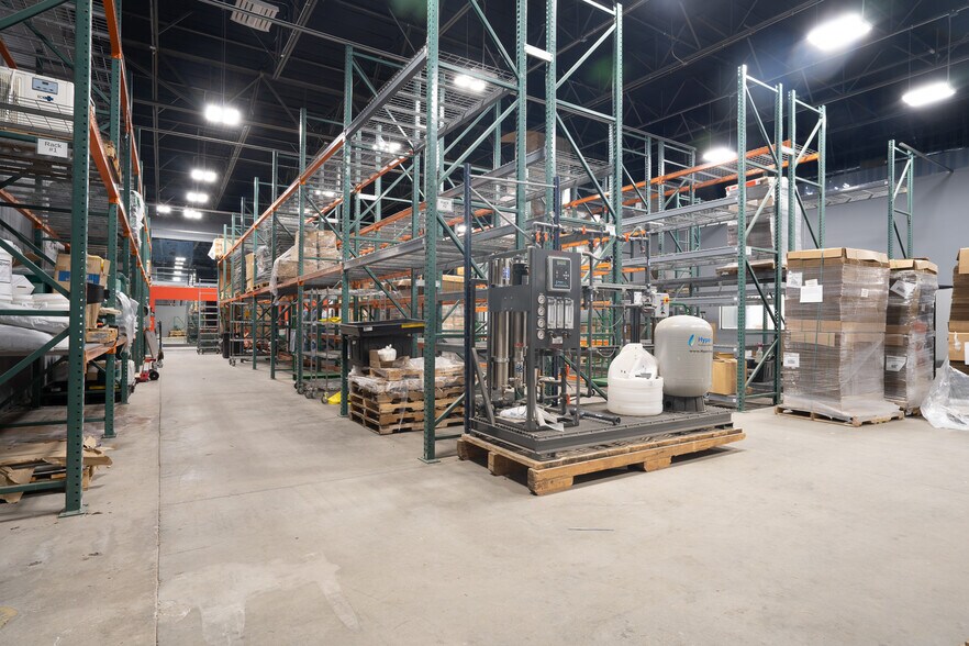 More Photos Of 19533 McLane St, Palm Springs Distribution For Sale