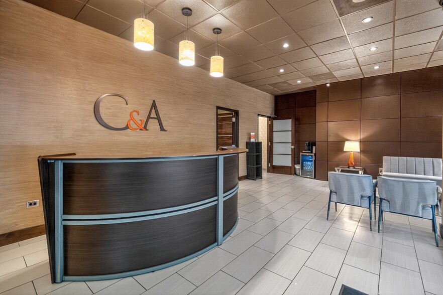 More Photos Of 715-717 East Blvd, Charlotte Office For Sale