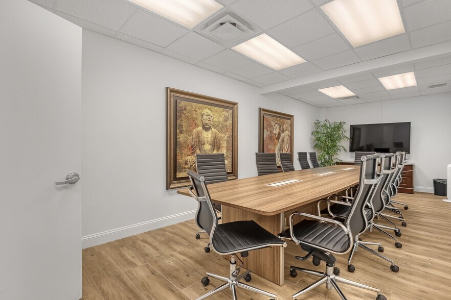 More Photos Of 2701 W Okeechobee Blvd, West Palm Beach Office For Sale
