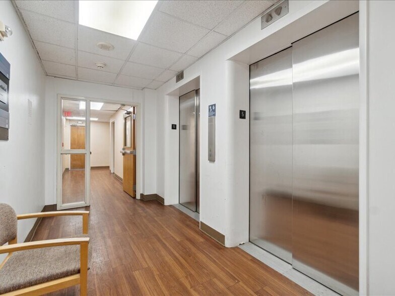 More Photos Of 1100 W Saginaw St, Lansing Medical For Sale