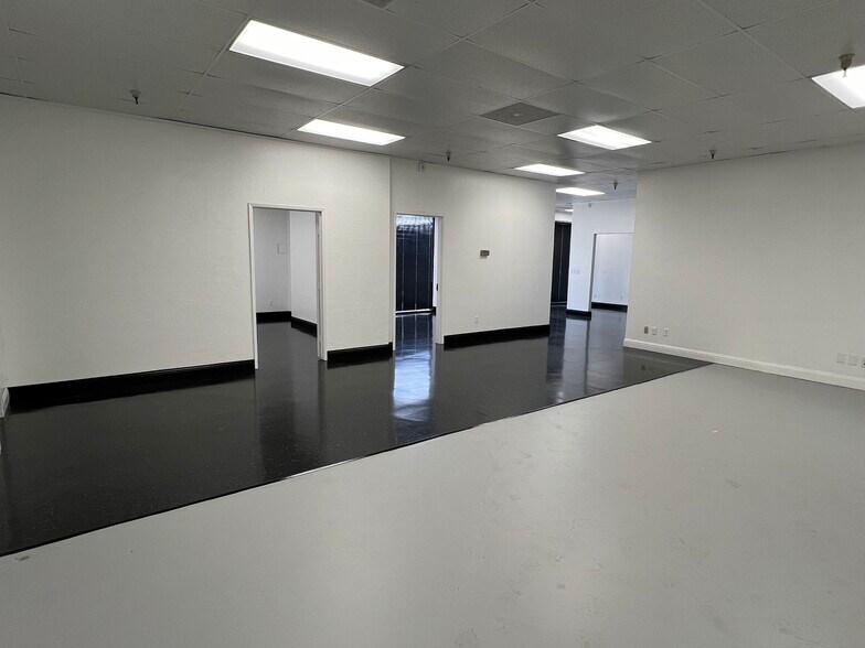 More Photos Of 2401-2403 Stagecoach Rd, Stockton Warehouse For Lease