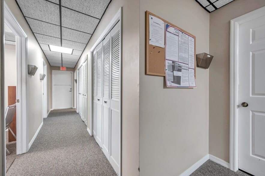 More Photos Of 2139 NE Coachman Rd, Clearwater Office For Sale