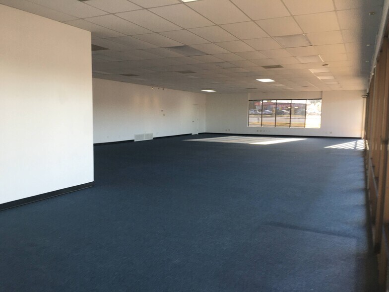 More Photos Of 818-840 Secretary Dr, Arlington Unknown For Lease