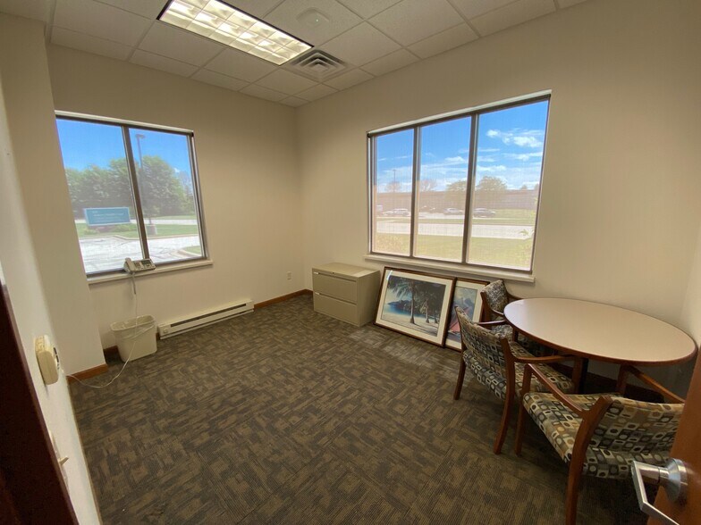 More Photos Of 3189 Voyager Dr, Green Bay Office For Sale