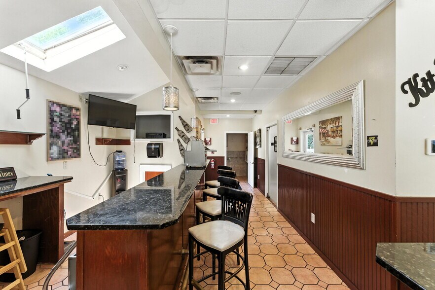 More Photos Of 568 Providence St, West Warwick Restaurant For Sale