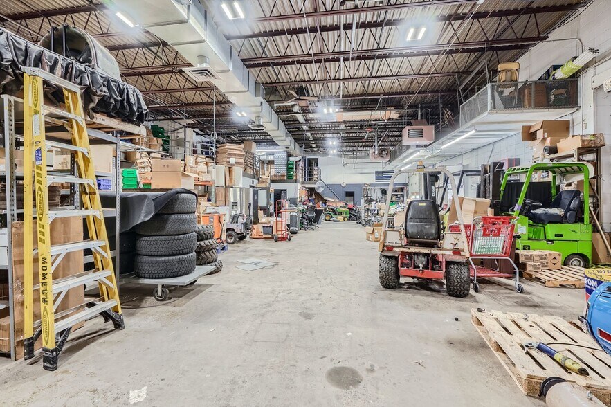 More Photos Of 2075 Prosperity Rd, Saint Paul Light Distribution For Sale