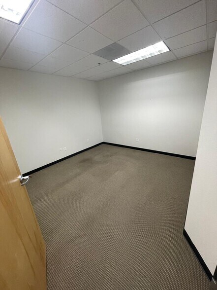 More Photos Of 861 Harold Pl, Chula Vista Research And Development For Sale