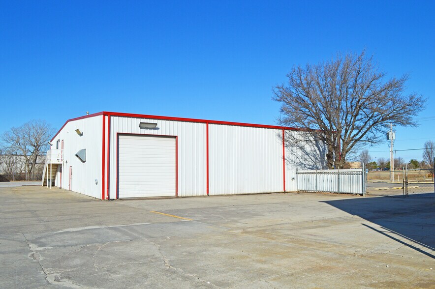 More Photos Of 9800 W Reno Ave, Oklahoma City Warehouse For Sale
