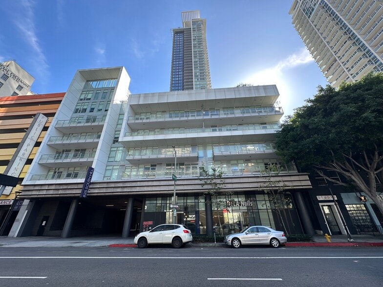 More Photos Of 825 S Hill St, Los Angeles Apartments For Lease