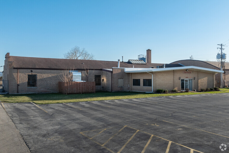 Primary Photo Of 3800 Wesley Ter, Schiller Park Warehouse For Sale