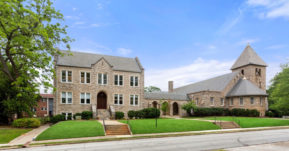 More Photos Of 312 Sycamore St, Decatur Office For Sale