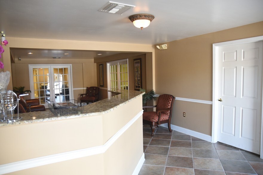 More Photos Of 4227 Henderson Blvd, Tampa Freestanding For Sale