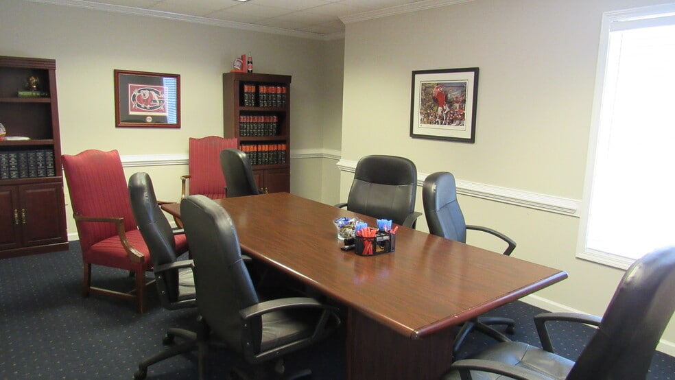 More Photos Of 188 W Campground Rd, McDonough Office For Sale