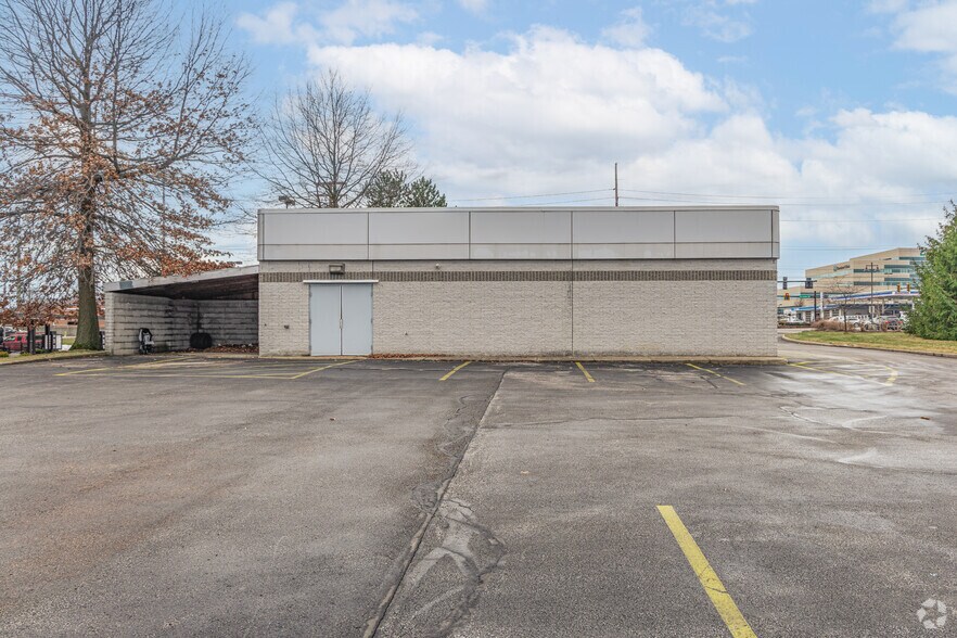 More Photos Of 16620 Royalton Rd, Strongsville Freestanding For Sale