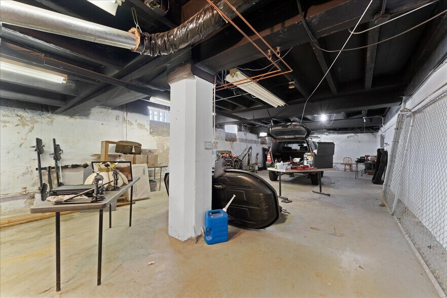 More Photos Of 203 Ellis St, Kewaunee Office For Sale
