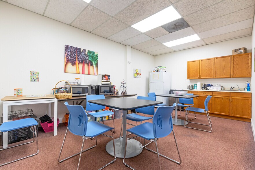 More Photos Of 3050 Beacon Blvd, West Sacramento Office For Sale