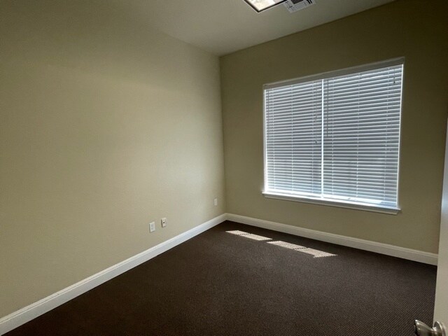 More Photos Of 1920 Corporate Dr, San Marcos Office For Sale