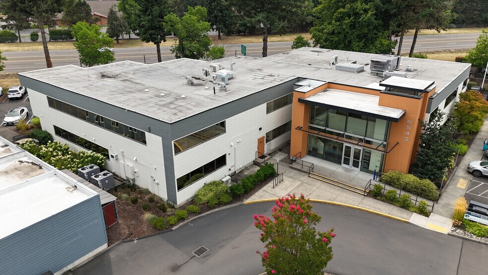 More Photos Of 6542 SE Lake Rd, Milwaukie Medical For Lease