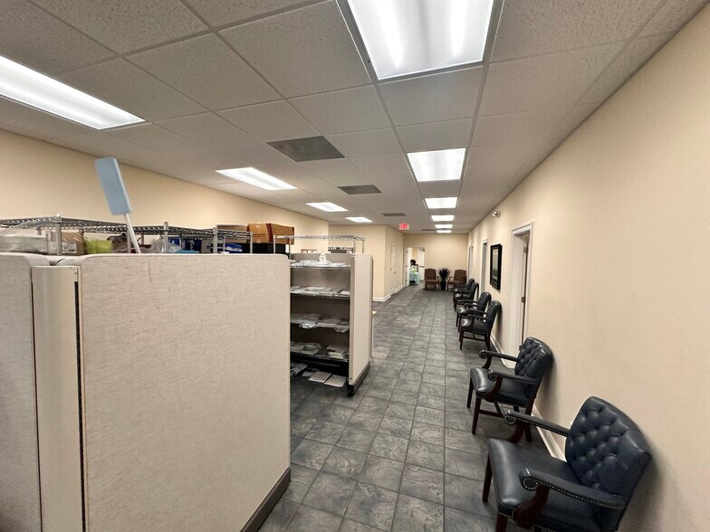 More Photos Of 4509 Hospital St, Pascagoula Office For Sale