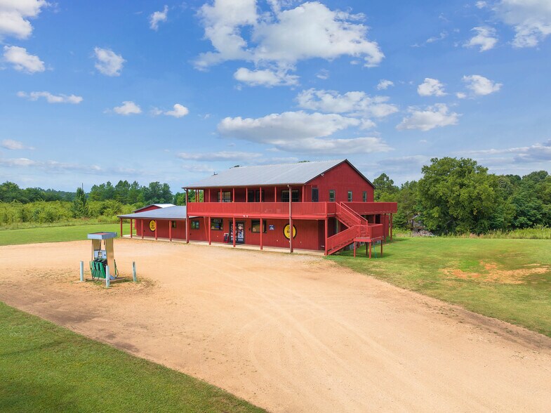 More Photos Of 7386 Mt Carmel Rd, Decaturville Convenience Store For Sale