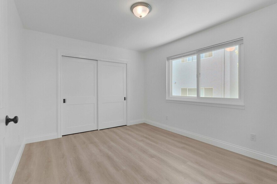 More Photos Of 262 Hanover Ave, Oakland Apartments For Sale