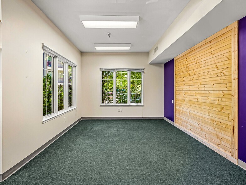 More Photos Of 64 Clingman Ave, Asheville Office For Sale