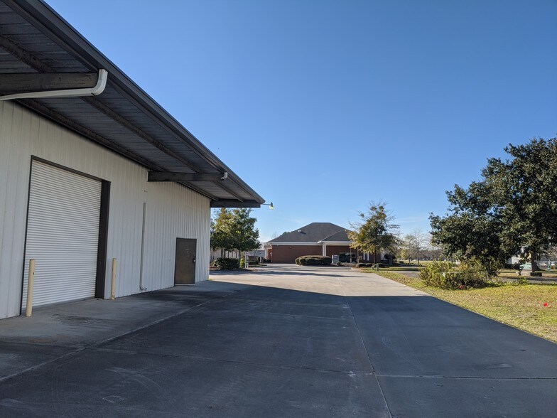 More Photos Of 354 Enterprise Dr, Valdosta Flex For Sale