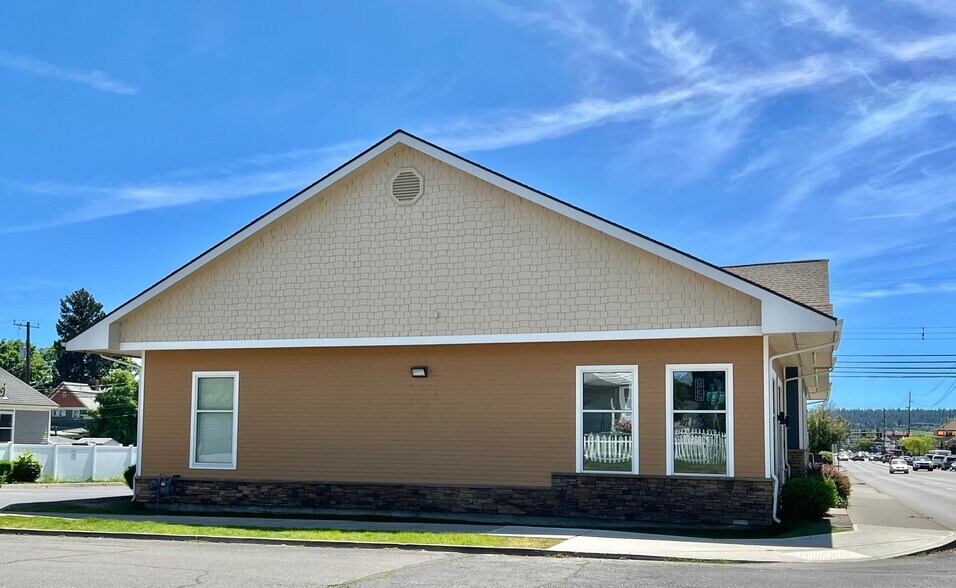 More Photos Of 1720 N Hamilton St, Spokane Freestanding For Lease