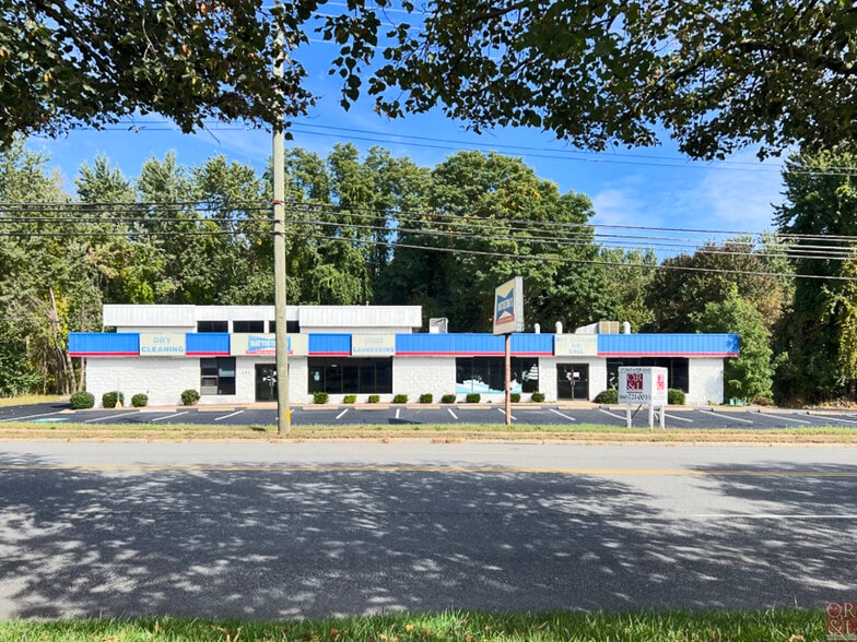 Primary Photo Of 441 Middle Tpke W, Manchester Freestanding For Sale