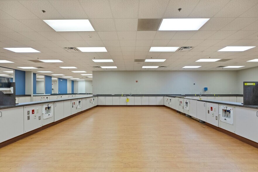 More Photos Of 1922 K M Wicker Memorial Dr, Sanford Medical For Lease