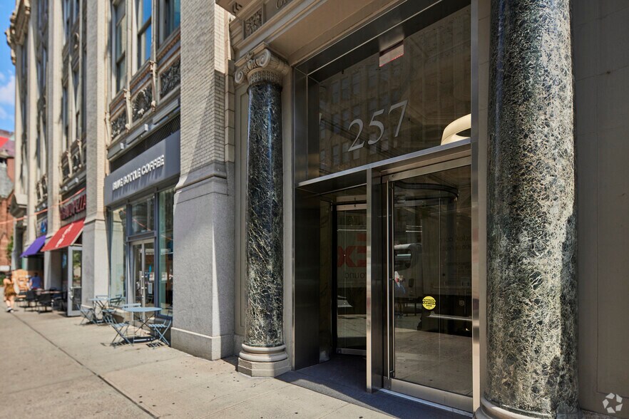 More Photos Of 257 Park Ave S, New York Office For Lease