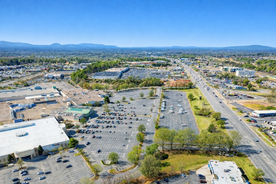 More Photos Of 1940 US Highway 70 SE, Hickory General Retail For Sale