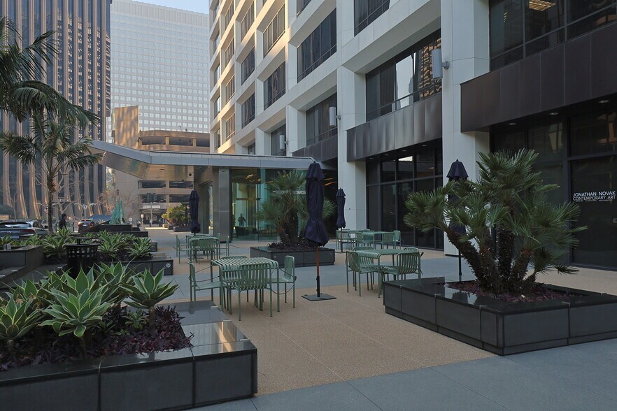 More Photos Of 1880 Century Park E, Los Angeles Office For Lease