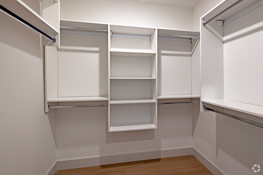 More Photos Of 619 N Maple Ave, Ho-Ho-Kus Apartments For Lease