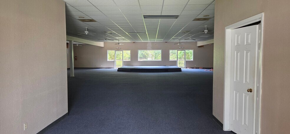 More Photos Of 2725 Wilson Rd, Humble Religious Facility For Lease