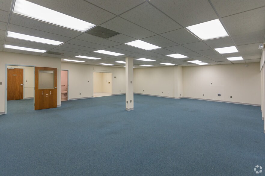 More Photos Of 2 Colgate Dr, Forest Hill Medical For Lease