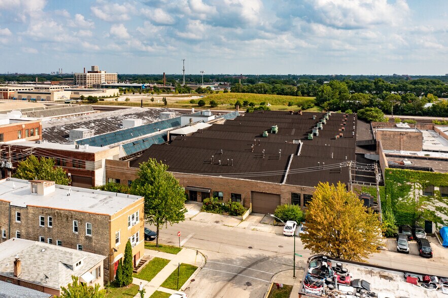 More Photos Of 5851 W Dickens Ave, Chicago Manufacturing For Lease
