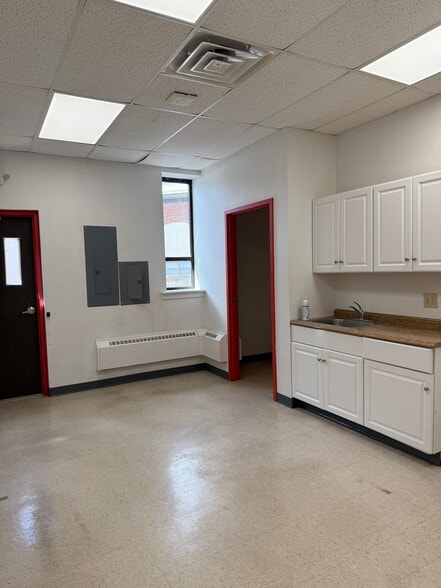 More Photos Of 53 Richboynton Rd, Dover Manufacturing For Lease