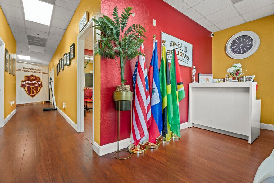 More Photos Of 3239 Old Winter Garden Rd, Orlando Flex For Sale