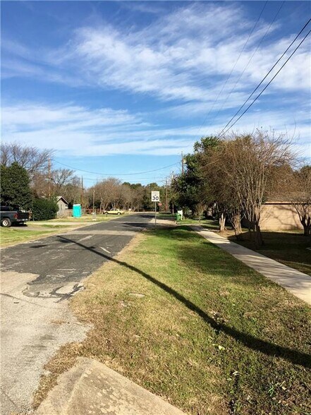 More Photos Of 302 E Milam St, Round Rock Office For Lease