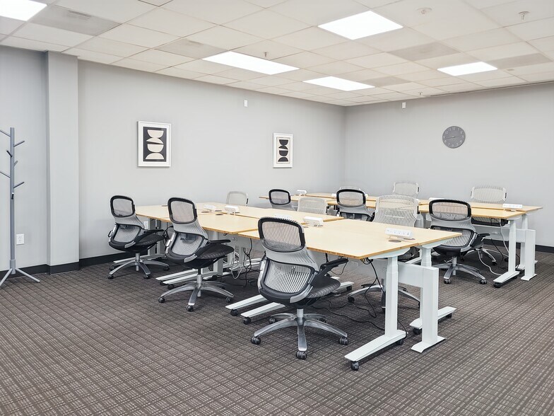 More Photos Of 285 Century Pl, Louisville Coworking Space