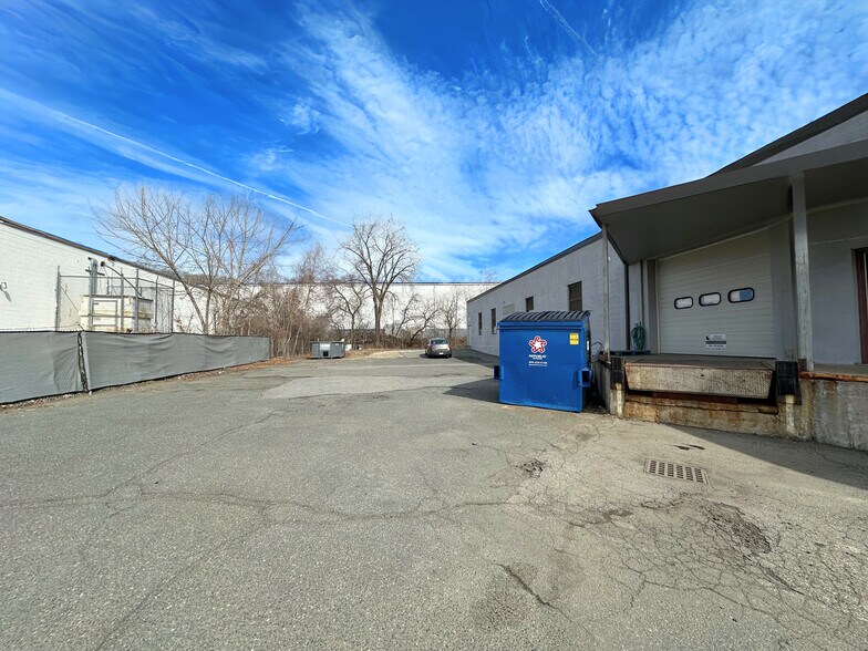 More Photos Of 25 East St, Winchester Warehouse For Sale