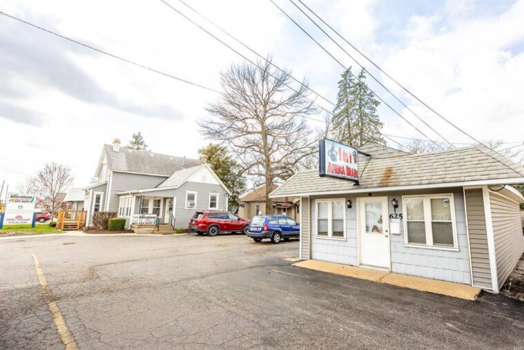 More Photos Of 635 S Lincoln Ave, O'Fallon Storefront Retail Office For Sale