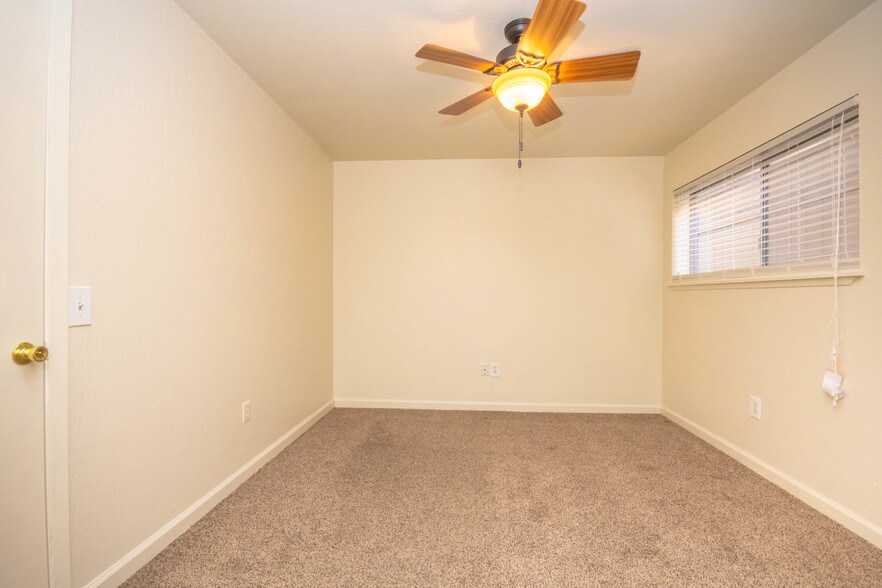 More Photos Of 1049 Jefferson Blvd, West Sacramento Apartments For Lease