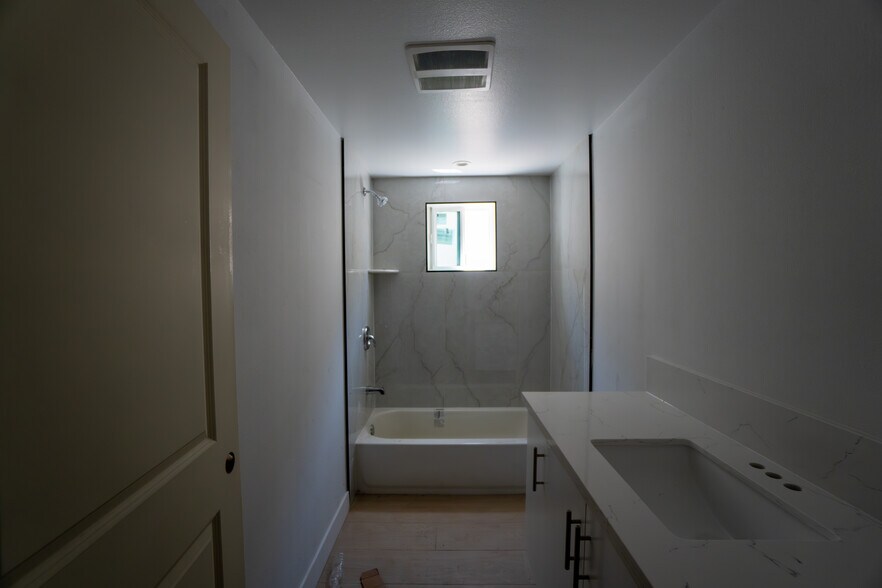 More Photos Of 906 Lakme ave, Wilmington Apartments For Sale