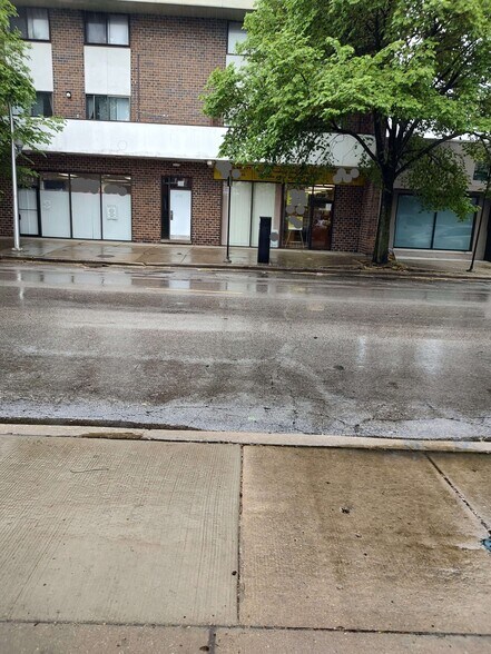 More Photos Of 2727-2731 W Touhy Ave, Chicago Office Residential For Sale