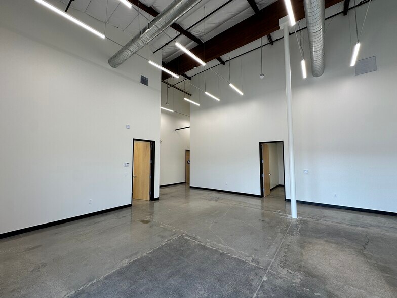 More Photos Of 15711-15777 S Broadway, Gardena Warehouse For Sale