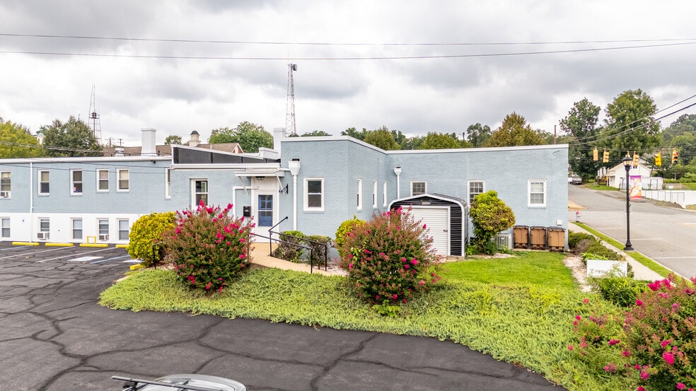 More Photos Of 525 7th St, Altavista Office For Sale