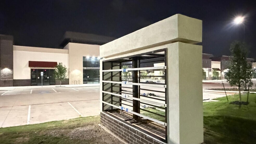 More Photos Of 10040 Coit Rd, Frisco Storefront Retail Office For Lease
