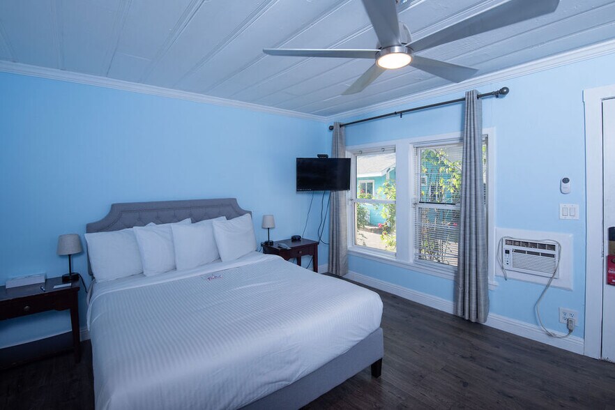 More Photos Of 18239 Main St, Jamestown Hotel For Sale